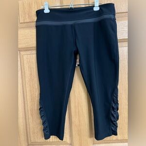 Mondetta Cropped Leggings